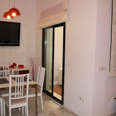 Apartamentos RG Triana, calle Castilla con PATIO Sevilla Exterior foto