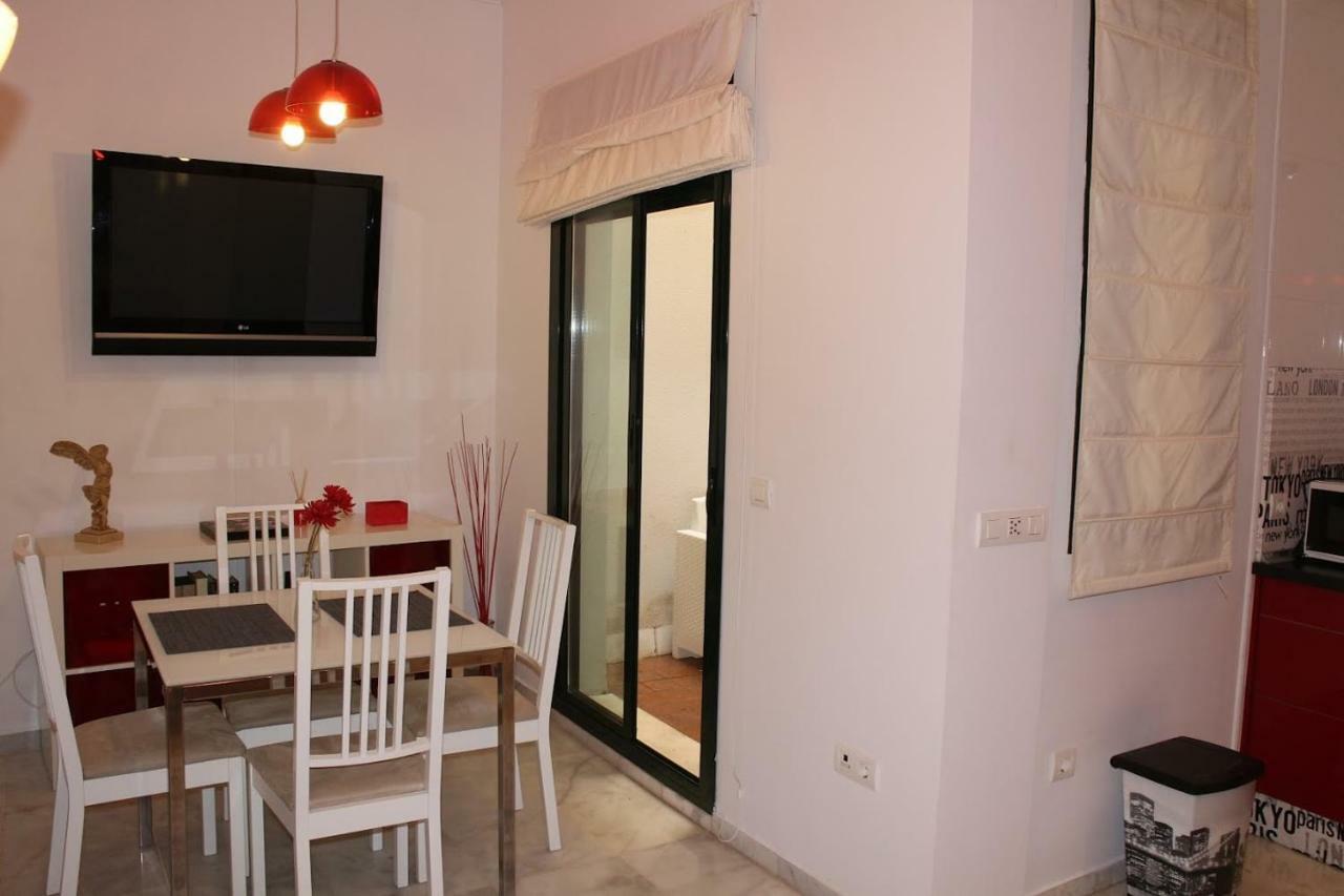Apartamentos RG Triana, calle Castilla con PATIO Sevilla Exterior foto